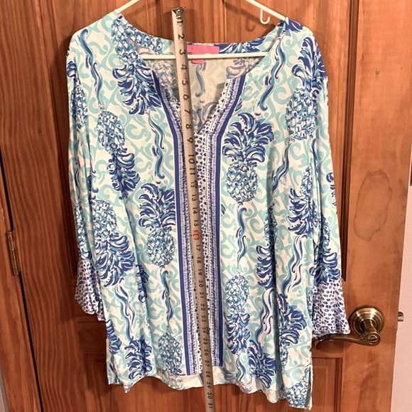 L Lilly Pulitzer Keona tunic, Bennett Blue Out of the Blue print - Picture 1 of 6